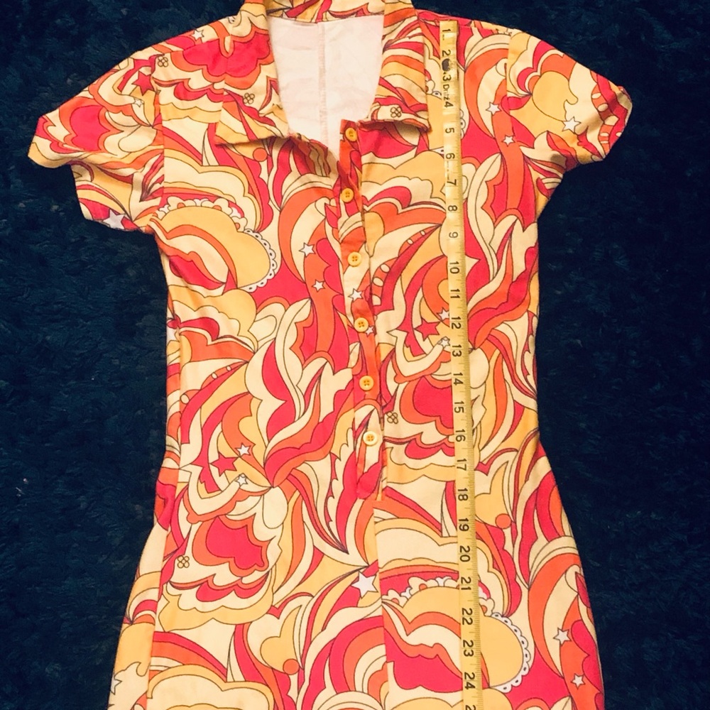 Retro Print Short-Sleeve Shirt Dress in Coral & Cream